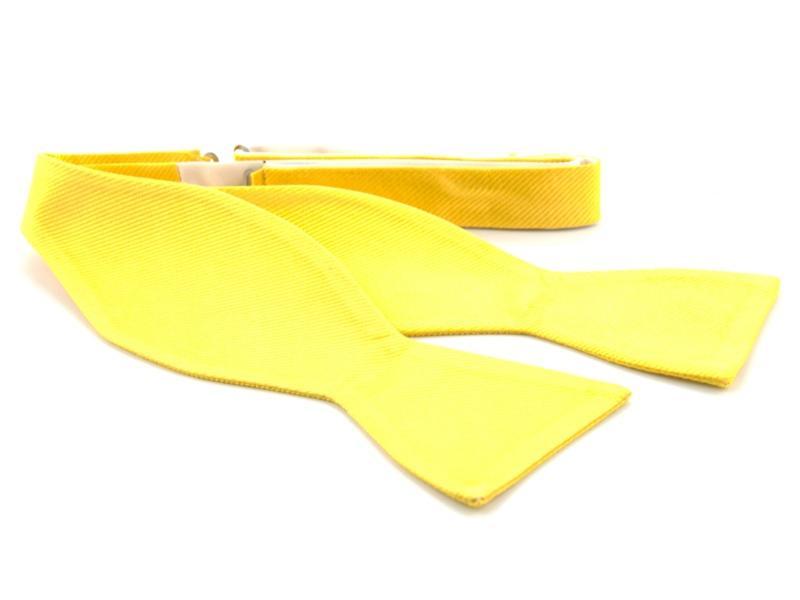 Strik, zelfstrikker 100% zijde Fel Geel