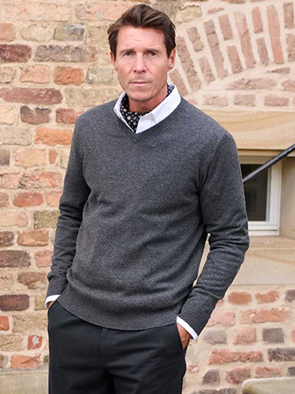 Pullover lambswool Charcoal met Harris Tweed details Charcoal