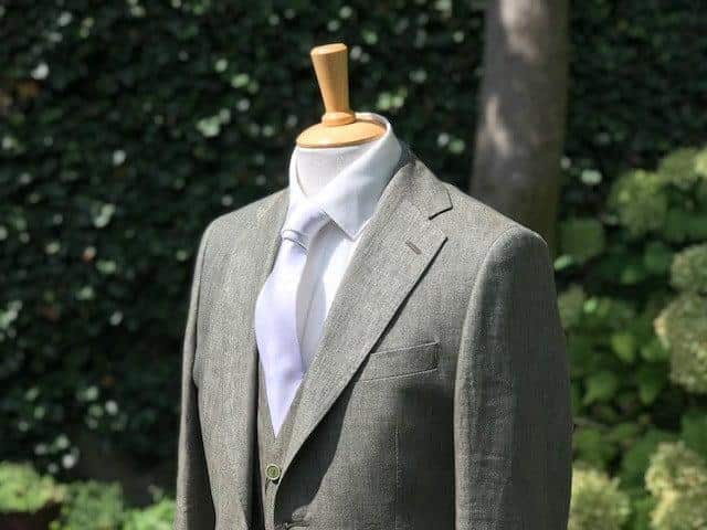 Groen linnen trouwpak 1 Groen linnen trouwpak