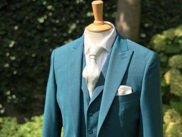 Groen trouwpak 2 Groen trouwpak bij Black tie, petrol