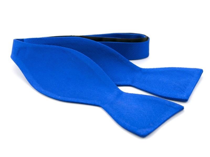 Strik, zelfstrikker 100% zijde Fel Blauw