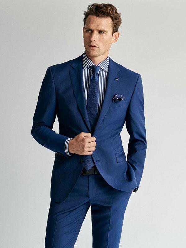 blauwkostuumhuren-black-tie