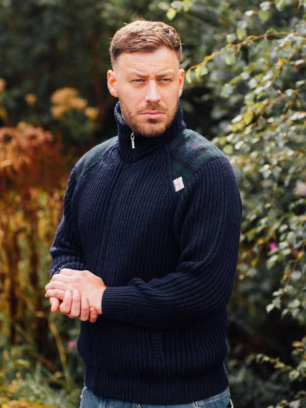 Shetlander Full Zip Cardigan with Harris Tweed Shoulder patches Navy - Afbeelding 2