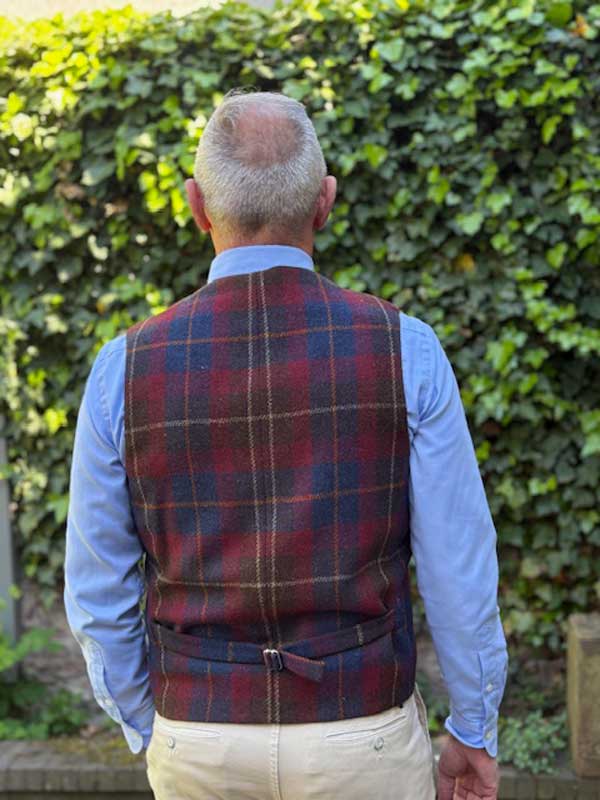 Harris Tweed Vestje Wales Met Revers In Berry Check - Afbeelding 2